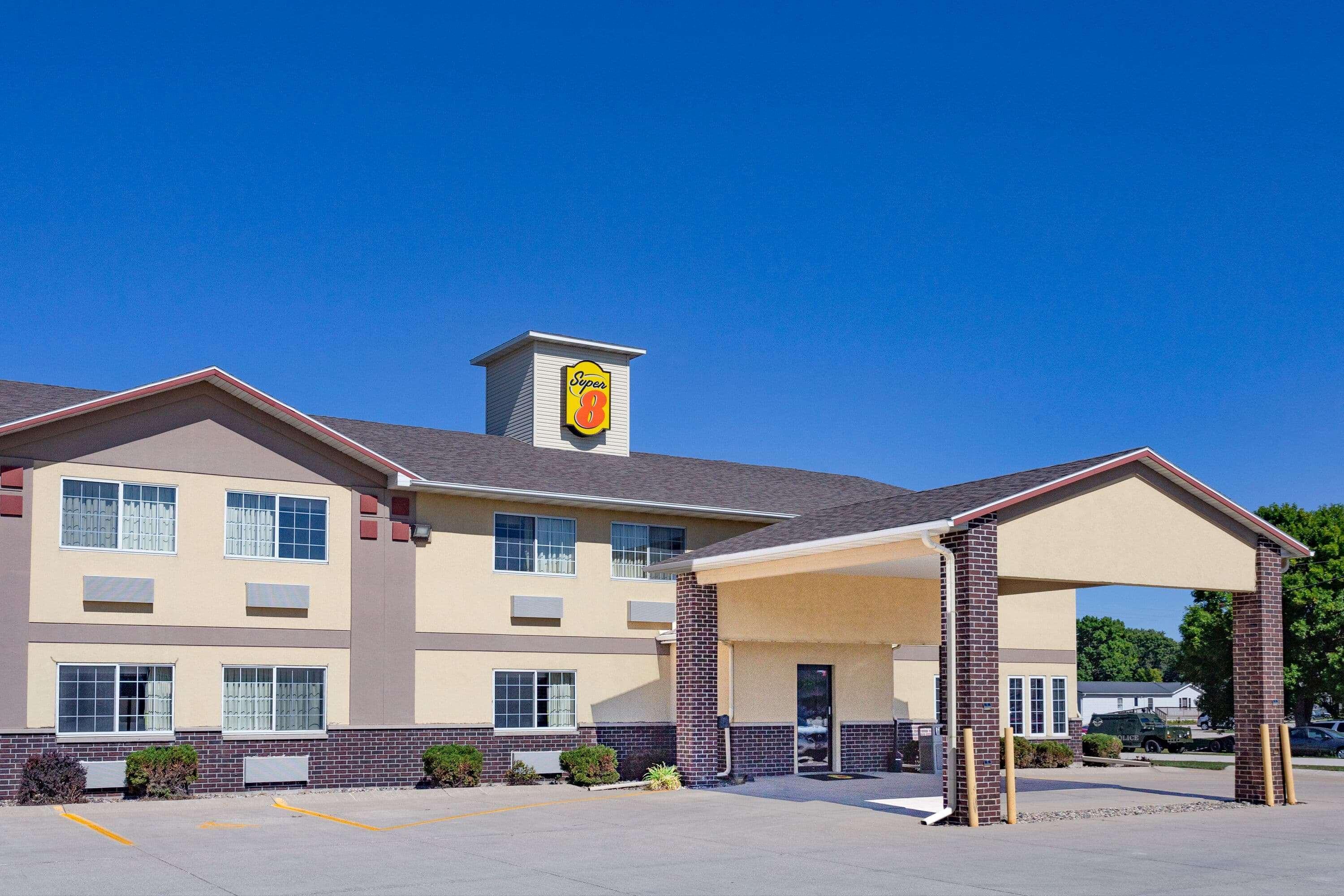 Super 8 By Wyndham Emmetsburg Hotel Exterior photo